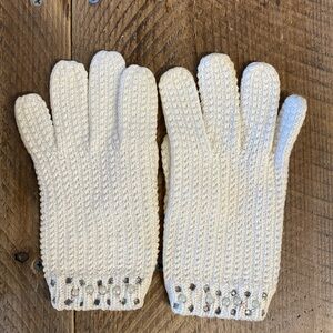 Vintage gloves
beaded ends
womens xs